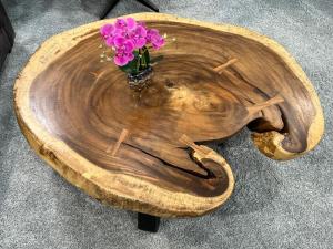 Couchtisch Baumstamm Bromo