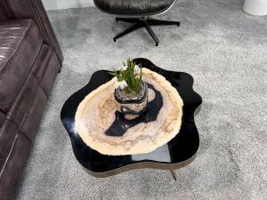 Beistelltisch/Designtisch/Couchtisch 