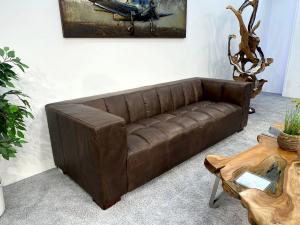 Couch 2-Sitzer Madrid aus dunkelbraunem Echtleder