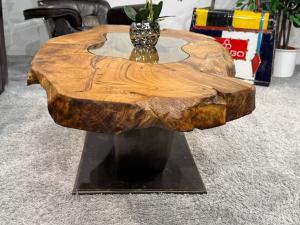 Einmaliger Couchtisch aus Teak Baumscheiben und Glas