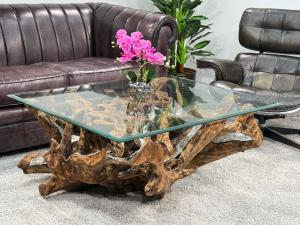 Baumwurzel Couchtisch "Root" aus Teakholz ca. 110 x 90 x 46,5 cm mit Applikationen aus Aluminium und Glasplatte Baumwurzel Couchtisch Root aus Teakholz