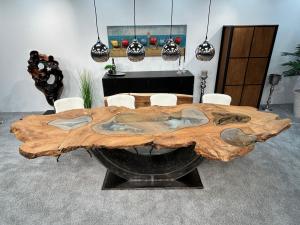 Esszimmertisch aus Baumscheiben Expression