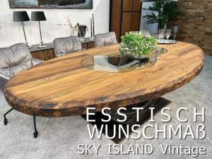 Maßtisch Esstisch "Sky Island" aus Altholz mit Rohstahlgestell und Glaseinlage