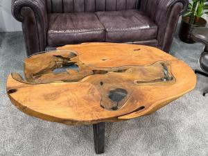 Einzigartiger Wohnzimmertisch Baumstamm Baumscheibe massiv Wohnzimmerideen