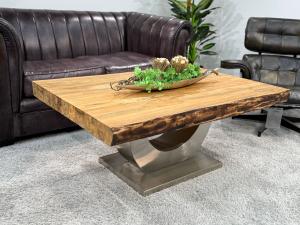 Einmaliger Wohnzimmertisch "Deep Island" ca. 120 x 80 x 49,5 cm aus recyceltem Altholz mit Edelstahlgestell in Halbmondform