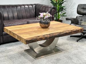 Massiver Couchtisch "Deep Island" ca. 120 x 85 x 49 cm aus recyceltem Altholz mit Edelstahlgestell