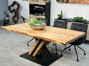 Esstisch Canyon mit Baumkante