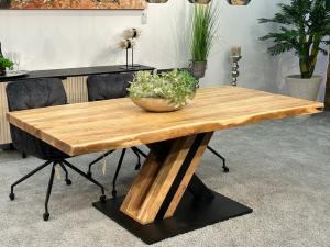 Esstisch Canyon mit Baumkante