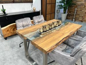 Esstisch mit Glaseinlage "Old Elements" aus recyceltem Teakholz ca. 140 x 90 x 78 cm