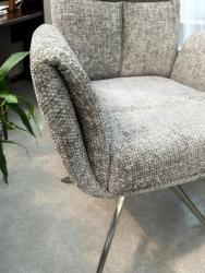 Drehbarer Stuhl mit Armlehne und Drehfunktion