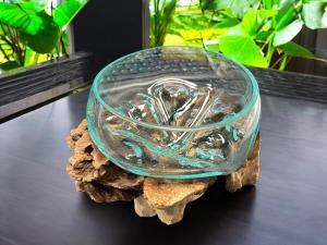 Glasschale auf Holz Neela 20 cm