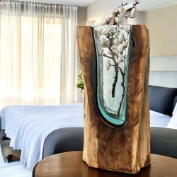 Kleine Vase aus geschmolzenem Glas mit Holz 50 cm