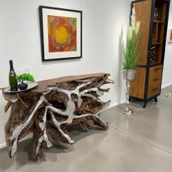 Sideboard aus einer Teak Baumwurzel mit Applikationen aus Aluminium, ca. L:150 x T45 x H81 cm Konsole aus einer Baumwurzel mit Aluminium