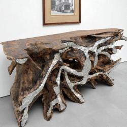 Sideboard aus einer Teak Baumwurzel mit Applikationen aus Aluminium, ca. L:150 x T45 x H81 cm Konsole aus einer Baumwurzel mit Aluminium
