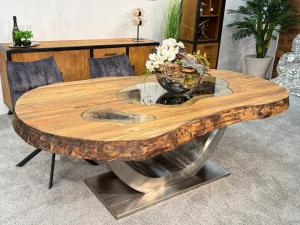 Massiver Holztisch "Fusion", Länge ca. 225 cm, Breite ca. 107-125 cm, Höhe ca. 78 cm aus recyceltem Holz und Edelstahlgestell