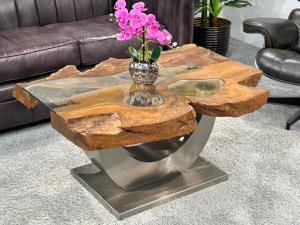 Massivholz Couchtisch "Expression", ca. 100 x 67-75 x 50 cm, mit Baumkante und Glaseinlage
