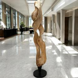 Skulptur "Wooden Log", aus Suar, ca. H258 x B40 cm x T40cm