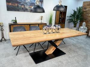 Esszimmertisch aus Akazie "Cliff" im Format 250 x 100 cm mit Schweizer Kante