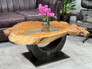 Unikat Couchtisch "Expression", ca. 120 x 55-76 x 47cm (7,5 cm massives Holz) Unikat Couchtisch aus Holz Baumstamm Baumscheibe Metallfuss