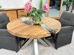 Runder Unikat-Esstisch "Eternia" aus recycelten Teakholz ca. Ø 120 x 77 cm mit Edelstahlgestell und eingefrästem Glas