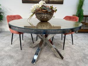 Ovaler Esstisch aus Altholz