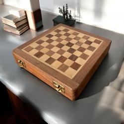Schachspiel "CHESS", reine Handarbeit, inklusive Schachfiguren