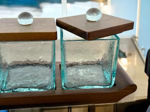 3er-Set mit Glasbecher auf Holzfuß und Deckel B27 x H9,5 cm x T9 cm