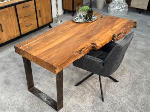 Schreibtisch Passion aus Altholz