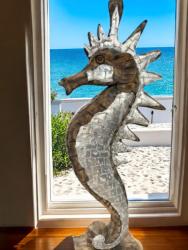 "Seepferdchen " aus Teakholz mit Applikationen aus Aluminium (Größe L, Höhe ca. 100 cm)