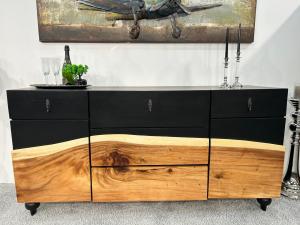 Sideboard / Anrichte "Black Forest" 180 x 54 x 90 cm aus Massivholz schwarz lackiert