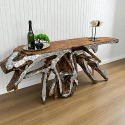 Sideboard aus einer Baumwurzel mit Aluminium