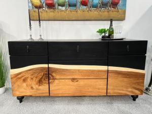 Sideboard "Black Forest" aus Altholz und Suar Baumscheiben ca. 180 x 55 x 90,5 cm schwarz lackiert