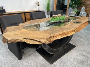 Vollmassiver Luxustisch aus Baumscheiben Expression mit orgnischer Form
