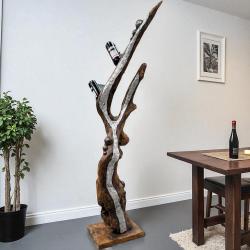 Weinhalter Baumstamm mit Metall Applikationen