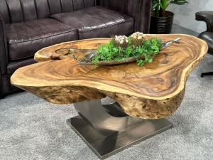 Couchtisch "Lakeside Suar" ca. 140 x 57-92 x 53 cm mit Glaseinlage und Edelstahlgestell