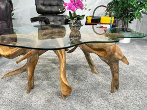 Couchtisch-Baumwurzel-mit-Glasplatte-Wohnzimmert