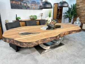 Extravaganter Esstisch aus recyceltem Altholz "Fusion" ca. 305 x 128-150 x 78 cm und einem Tischfuß aus Edelstahl