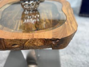 Antiker Couchtisch "Lesung", ca. 80 x 55 x 50 cm, aus einem Reismörser Einmaliger Couchtisch aus einem antiken Reismörser