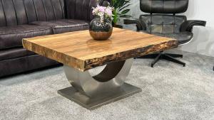 Couchtisch "Deep Island" aus Teakholz, ca. 100 x 80 x 50 cm