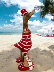 Holzente mit Badeanzug rot