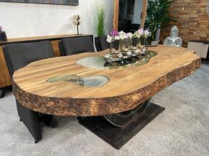Esstisch "Fusion" aus Teakholz mit Glaseinlagen, ca. 225 x 114-124 x 79 cm