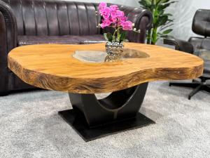 Ovaler Couchtisch Fusion 135 cm aus Holz