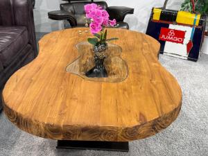 Ovaler Couchtisch Fusion 135 cm aus Holz