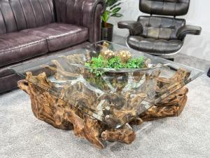 Baumwurzel Couchtisch "Root" aus Teakholz ca. 110 x 110 x 46,5 cm mit Applikationen aus Aluminium und Glasplatte