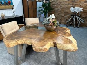 Baumscheiben Esstisch 