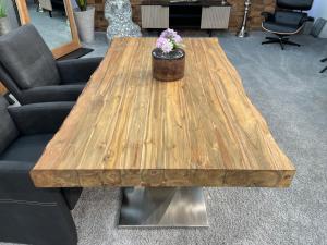 Esstisch aus Massivholz mit Edelstahlfuss 160cm