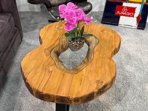 Sonderangebot Ovaler Wohnzimmertisch "Atoll" (ca. 90 x 54-70 x 48 cm) aus Vollholz Ovaler Wohnzimmertisch aus Vollholz