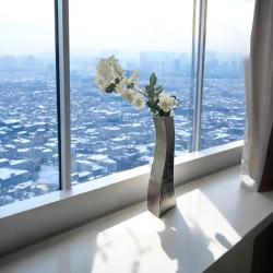 Vase aus Metall solber handgefertigt geschwungene Form 40 cm